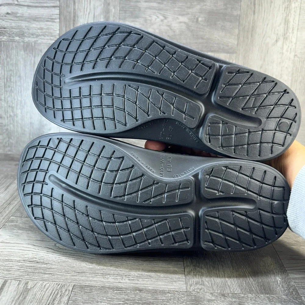 Oofos OOriginal Sandals Mens 10 Womens 12 Black New Recovery Flip Flop Thong